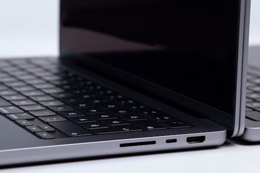 Macbook Pro and Daw ProTools Image